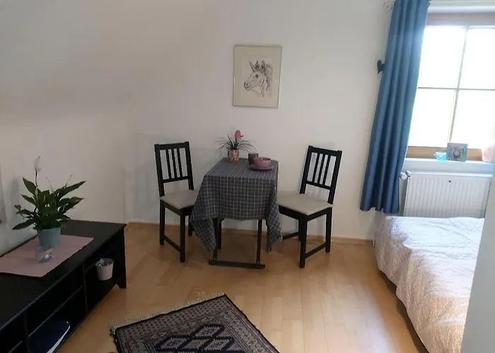 לינה וארוחת בוקר Sometimes Gehaichnishof 7born